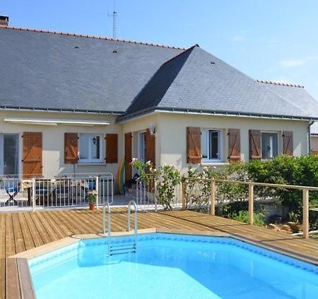 Les Petits Chenes Bed and Breakfast La Pellerine  Exteriör bild