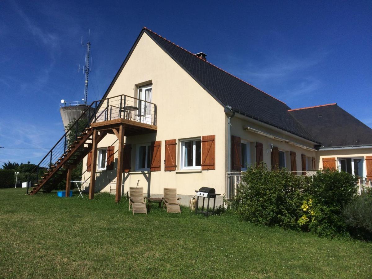 Les Petits Chenes Bed and Breakfast La Pellerine  Exteriör bild